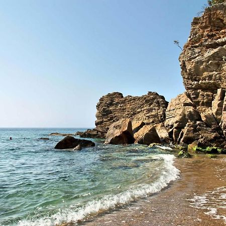 T2 Calme Proche Plage Bonporteau Avec Clim Et Parking Cavalaire-sur-Mer Exterior photo
